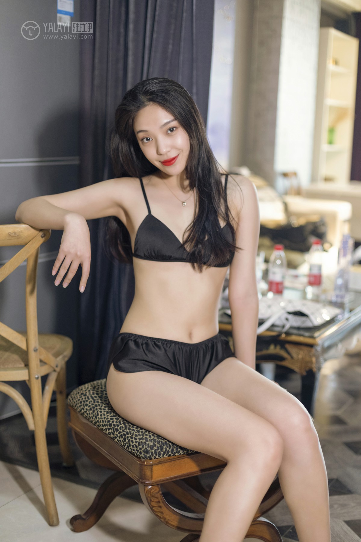 [YALAYI雅拉伊]2019.05.19 Y282 楚薇《双眸点绛唇》